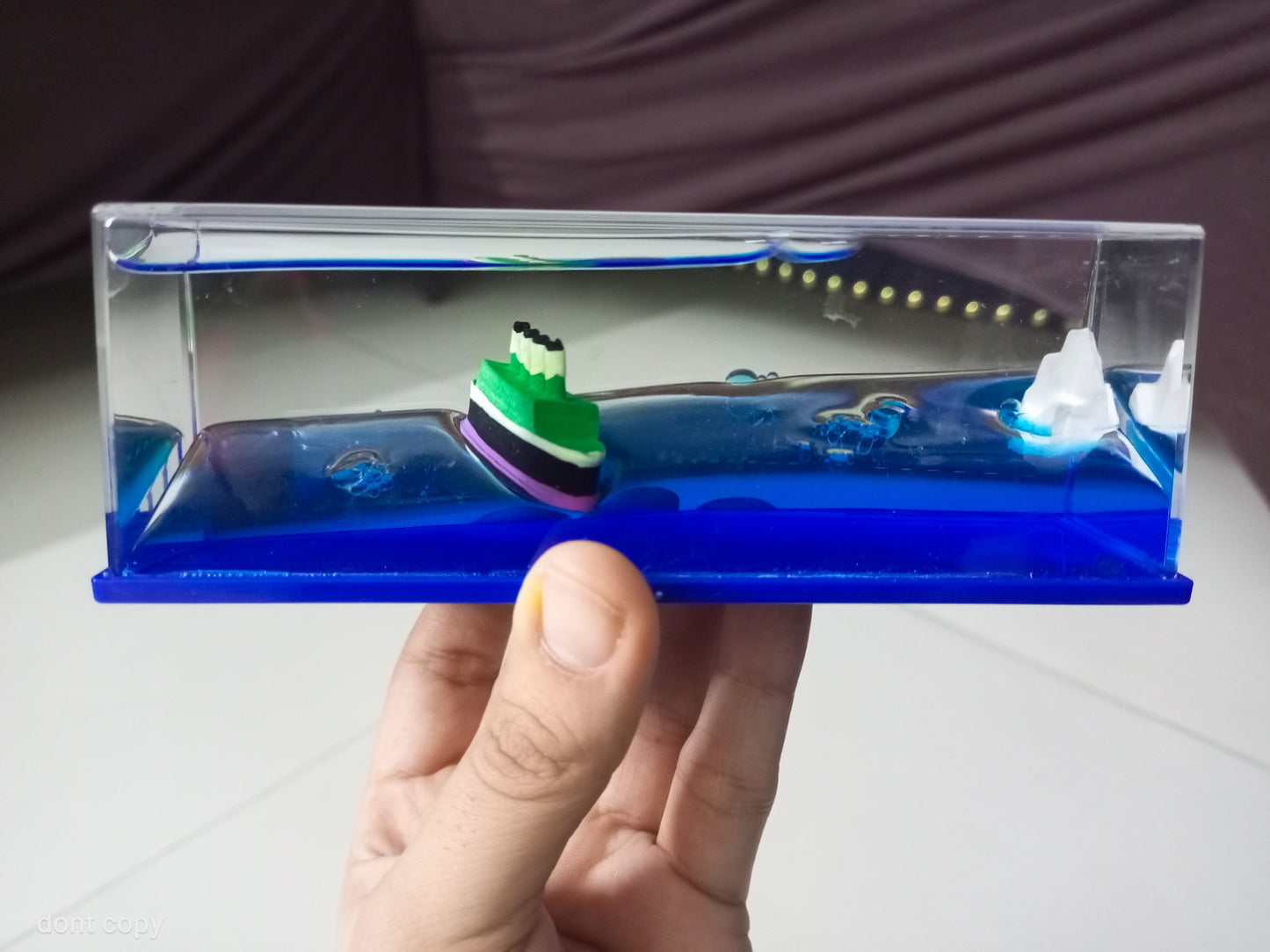 Titanic Unsinkable Fluid Drift Bottle – Acrylic Cruise Ship Decor with Iceberg Scene