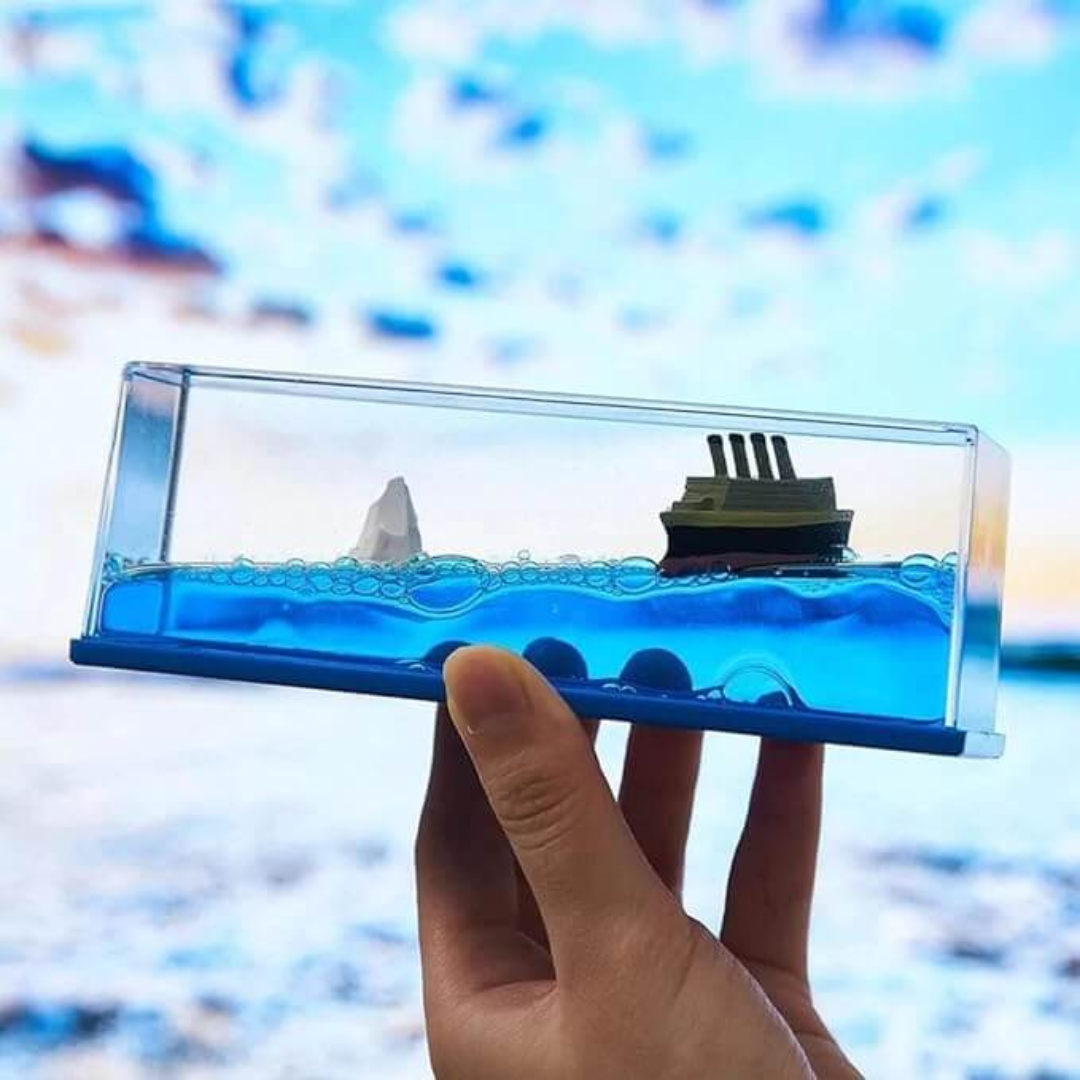 Titanic Unsinkable Fluid Drift Bottle – Acrylic Cruise Ship Decor with Iceberg Scene